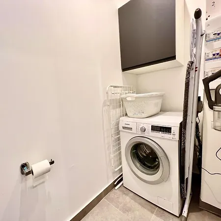 Stylish 2 With Pool By Homing Apartment *