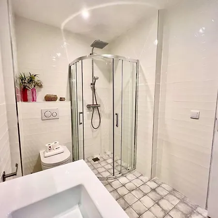 Appartement Stylish 2 With Pool By Homing