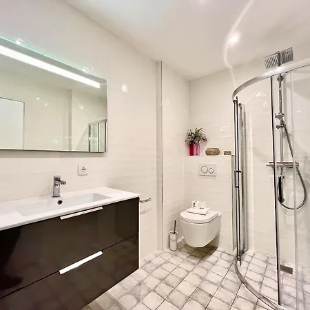 Stylish 2 With Pool By Homing Appartement *