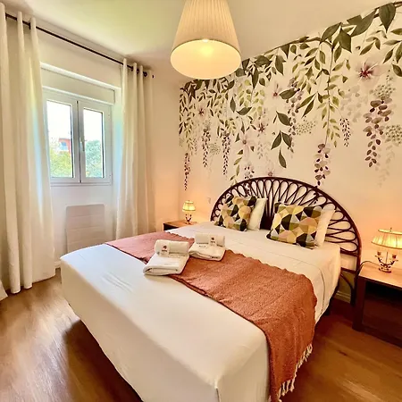 Stylish 2 With Pool By Homing Appartement